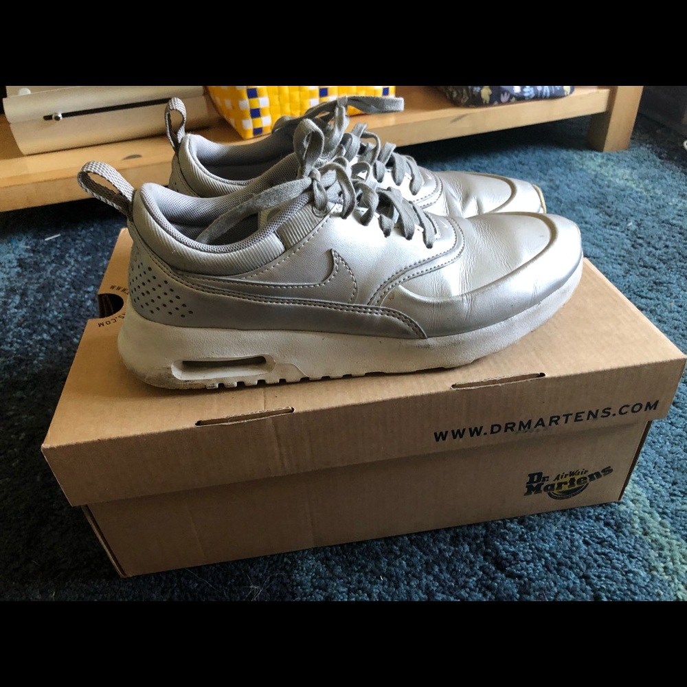 Nike AirMax Sneakers